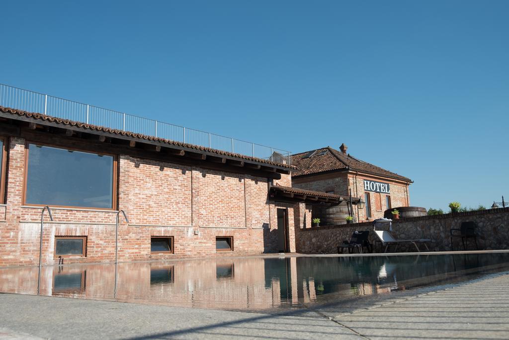 Hotel Le Botti Guarene Exterior foto